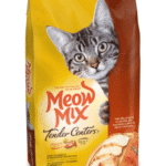 Tender Centers® طعام قطط جاف بنكهة السلمون والدجاج