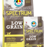 سبيكتروم قليل القمح طعام جاف للقطط بنكهة الدجاج و الديك الرومي و التوت البري (كيتن)